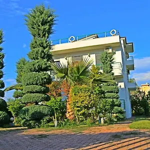 A-vila Pensión Golem (Tirana)